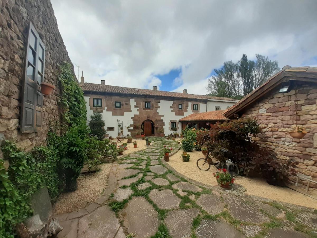 Hotel La Casona De Barrio, Alto Campoo Баррио Экстерьер фото